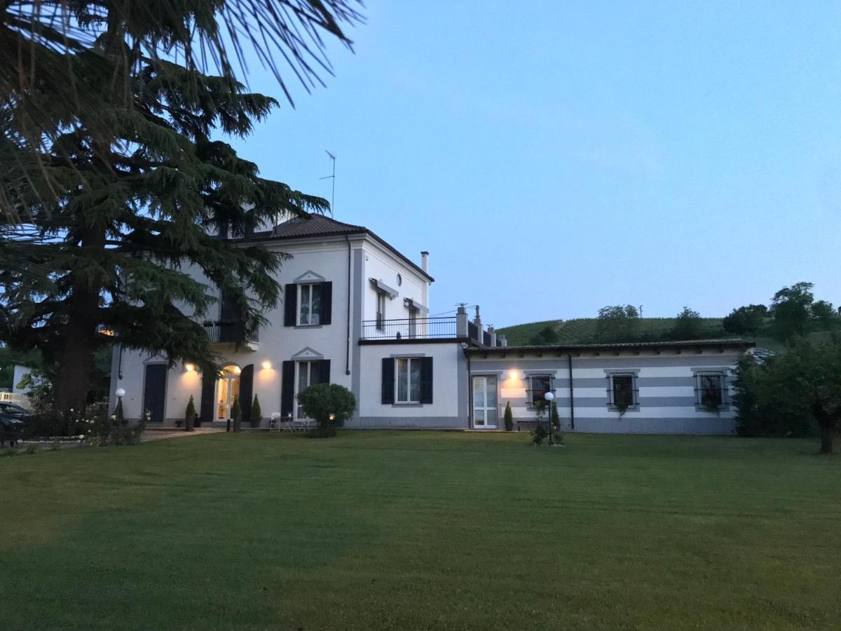 B&B Villa Prestigio Novi Ligure Esterno foto